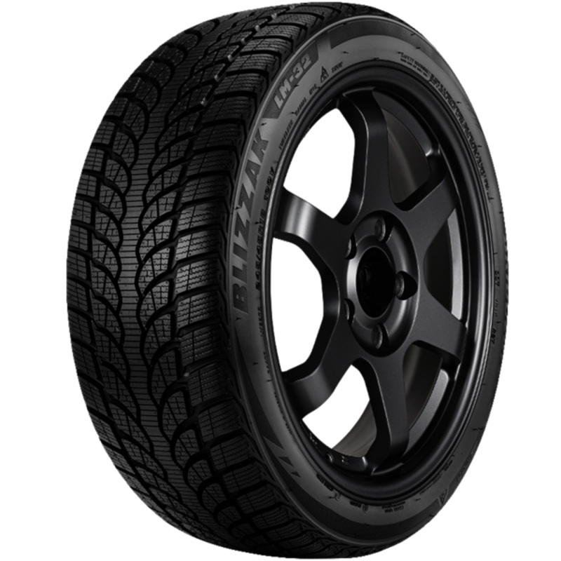 215/45R20 Bridgestone BLIZZAK LM-32 95V XL